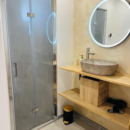 La Suspendue & * 낭시